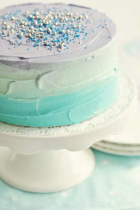 Blue ombre cake with sprinkles by Sweetapolita | Tinyme Blog Pastel Cupcakes, Swirl Cake, Pastel Cakes, Torte Cupcake, Ombre Cake, Gateaux Cake, Munnar, Cake Videos, Cupcake Cake