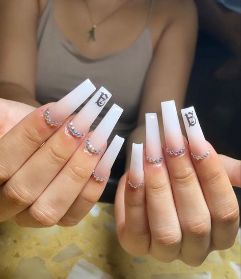 Rhinestone Nails With Initial, Long Acrylic Nails With Bf Initials, Nails With Bf Name, Long Nails With Initials, White Nails With An Initial, White Nails With Initials Acrylic, E Initial Nails, Nails W Initials, Nails Ideas With Initials