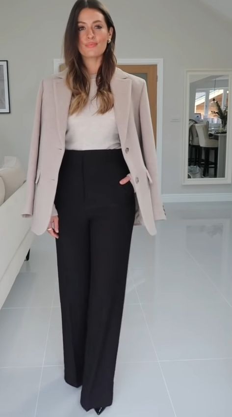 Cut Hair Styles, Outfit Ideas Business, Business Attire Women, Life Styles, Finance Business, Corporate Attire, Look Formal, Business Outfits Women, Business Casual Outfits For Work