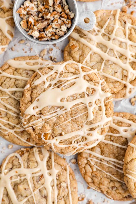 Iced Maple Pecan Cookies Cherry Cheescake, Maple Pecan Cookies, Lemon Thumbprint Cookies, 100 Cookies Recipe, Pecan Desserts Recipes, Cookies And Bars, Fall Cookie Recipes, Cookies Chewy, Lemon Blueberry Cheesecake