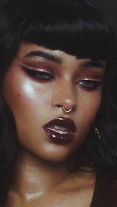 Makeup For Dark Autumn, Gothic Eye Makeup, Maquillage Goth, Vampy Makeup, Vampire Makeup, Linda Hallberg, Make Up Inspiration, Ethereal Makeup, Dope Makeup