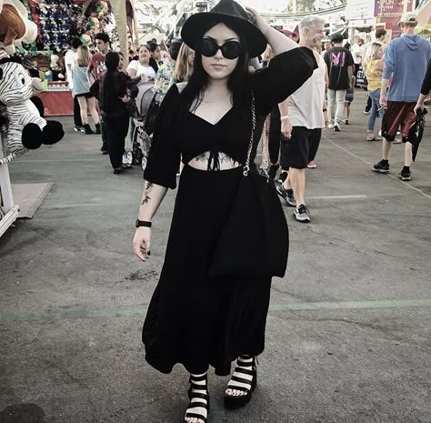 @ladyxdemona Disney Goth Outfit, Summer Goth Outfits Casual, Summer Gothic Outfits, Casual Goth Outfits Summer, Goth Outfits Casual, Cast Photoshoot, Alternative Fits, Plus Size Alt Fashion, Summer Goth Outfits