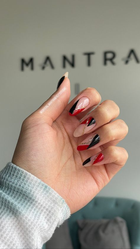 Black And Red Nails Almond Shape, Black Red And White Nail Designs, Red And Black Homecoming Nails, Graduation Nails Red And Black, Nail Inspo Red And Black, Red Black And White Nails Design, Red And Black Almond Nails, Black And Red Almond Nails, Red Black White Nails