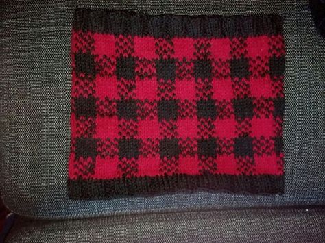 Buffalo plaid cowl. Love this free pattern!! Loom Knitting Scarf, Knit Techniques, Buffalo Plaid Scarf, Knit Cowl Pattern Free, Lumberjack Plaid, Loom Knitting Projects, Crocheting Patterns, Crochet Cowl Pattern, Knit Projects