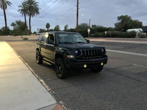 Jeep Patriot Aesthetic, Patriot Aesthetic, Jeep Black, Cars Aesthetic, Patio Enclosures, Jeep Patriot, Car Ideas, Smart Car, My Ride