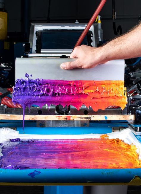 Having fun splitting colors for a cool ombre effect! #UberPrints #screenprinting #customtees #ombre Screen Printing Artwork, Clip Art Design, Screen Printing Process, Art Motivation, Screen Printed Tshirts, Screen Printer, Custom T Shirt Printing, Custom Screen Printing, Screen Printing Shirts