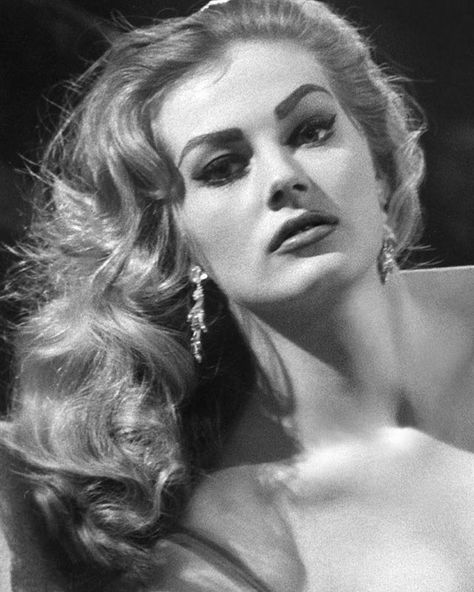 All Posts • Instagram Klasik Hollywood, Eileen Davidson, Anita Ekberg, Medium Short Hair, Old Hollywood Stars, Classic Actresses, Actrices Hollywood, Beautiful Pics, Hollywood Fashion