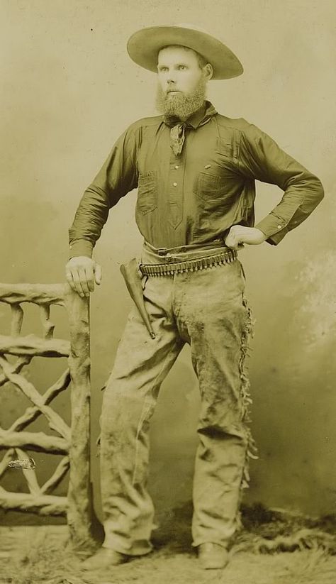 "Old West Cowboy" photos, Part 2 (but without Spencers) Old West Outlaws, Old West Photos, Wild West Cowboys, Real Cowboys, Wilde Westen, Western Life, Cowboy Art, Cowboys Shirt, Mountain Man