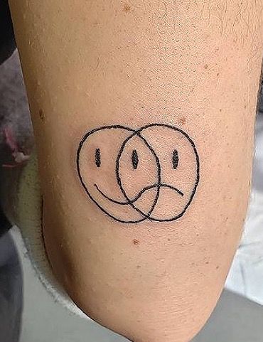 Smile Frown Tattoo, Smile Face Tattoo, Smiley Face Tattoo, Gang Tattoos, Happiness Tattoo, Smile Tattoo, Small Tattoos Simple, Airbrush App, Cute Tiny Tattoos