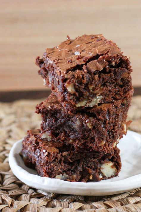 Treat Yourself to a Moist, Bittersweet, Dark Chocolate Brownie Bittersweet Chocolate Recipes, Insta Story Food, Dark Chocolate Brownies Recipe, Health Dessert Recipes, Dark Chocolate Brownie, Story Food, Blondies Brownies, Bars And Squares, Dark Chocolate Brownies