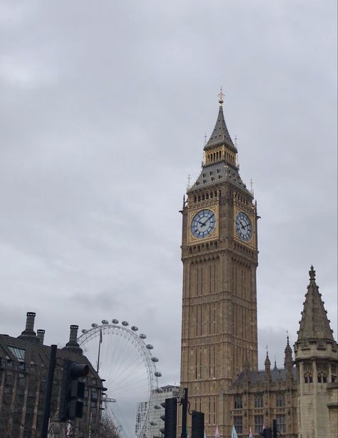 Beige London Aesthetic, London Eye Aesthetic, London Boy Aesthetic, Big Ben Aesthetic, London Pics, London Bedroom, London England Travel, Fly Travel, London Icons