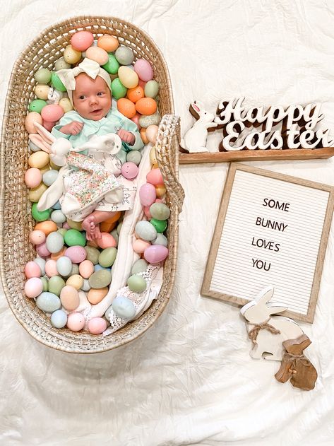 Newborn Baby Easter Pictures, Easter Newborn Photoshoot, Albania Pictures, Newborn Valentines Day Photo Ideas, Newborn Easter Photography, Newborn Easter Pictures, First Easter Pictures, Easter Baby Photoshoot, Baby Holiday Pictures