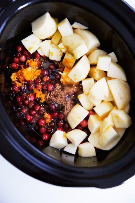 Crockpot Cranberry Sauce with Apples and Oranges - Lexi's Clean Kitchen Cranberry Sauce Crockpot, Crockpot Cranberry Sauce, Cranberry Apple Sauce, Best Sauce Recipe, Lexi's Clean Kitchen, Cranberry Apple, Cranberry Sauce Homemade, Apple Sauce, Lake Shore