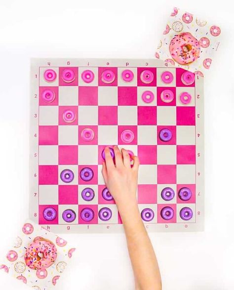 Clay Checkerboard, Diy Checkerboard, Game Crafts, Diy Donut, Diy Donuts, Chocolate Donut, Diy Edible, Donut Decorations, Checkers Game