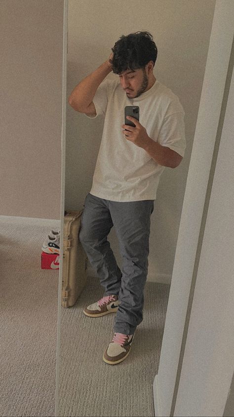 Jordan 1 travis scott, cargo, white shirt Travis Scott Jordans Outfit, Aj1 Travis Scott Outfit, Jordan 1 Travis Scott Outfit Men, Jordan 1 Travis Scott Fragment Outfit, Travis Scott Flannel Outfit, Travis Scott Wearing Jordans, Jeans And Jordans, T Shirt And Jeans, Travis Scott