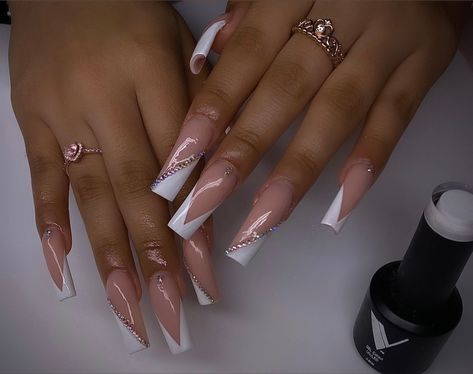 White nails Graduation Nails Ideas 2023 White, White Nails For Homecoming, Baddie Nails White, Baddie Nail Art Short, Baddie Nails Acrylic White, Graduation Nails Ideas 2023, White Baddie Nails, White Vacation Nails, White Birthday Nails