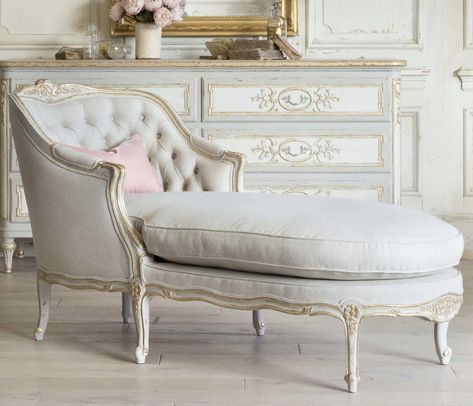 White Velvet Chaise Lounge, Gold Chaise Lounge Living Room, Queen Chaise Lounge, Classical Chaise Lounge, French Country Chaise, Chaise Lounge Gold, Chaise Lounge Classic, Cottage Chaise Lounge, White French Furniture Bedroom