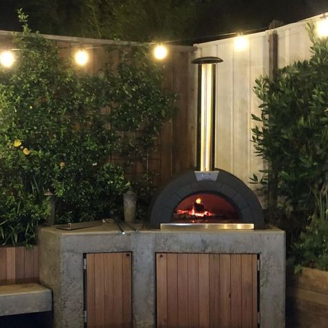 @thor.vividadvisory on Instagram: "Another Pizza Evening Done 👍#elitepizzaovens" Oven Outdoor, Outdoor Bbq Area, Four A Pizza, Pizza Oven Outdoor, Bbq Area, Terrace Design, Electric Oven, Outdoor Bbq, Courtyard Garden