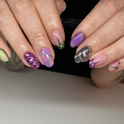 Purple and green chromey freestyle set 💜 . . . . . #bristolnails #bristolbiab #bristolnailart #freestylenails #purpleandgreennails #chromenails #nailart #magpiebuildit #magpiebeauty Purple Green Nail Art, Purple And Green Nail Art, Green Purple Nails, Purple Green Nails, Purple Green Chrome Nails, Green Nails With Purple Flowers, Purple And Green Nails, Chrome Nails Green And Purple, G Nails