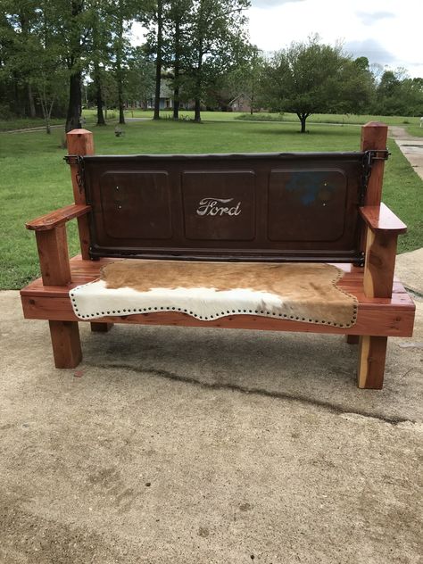 Ford Tailgate Bench, Truck Bench Seat Ideas, Truck Tailgate Ideas, Ag Mechanics Projects Ideas, Ford Bench, Truck Tailgate Bench, Ag Mechanics, Cave Bathroom, Tailgate Bench