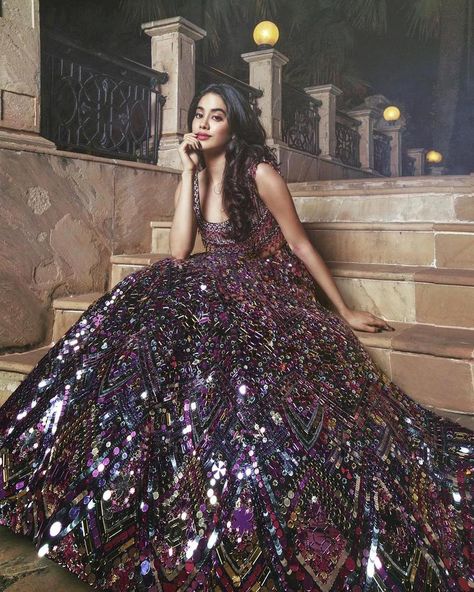 7 Manish Malhotra Gowns for the Bride of the 21st Century Mirror Work Lehenga, Designer Bridal Lehenga, Indian Bridal Lehenga, Manish Malhotra, Indian Wedding Outfits, Indian Designer Outfits, Lehenga Designs, Manish, Pakistani Bridal