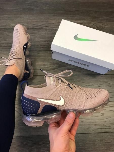 Jordans Shoes, Nike Streetwear, Balenciaga Style, Tennis Shoes Outfit, Jordan Sneaker, Nike Shoes Girls, Nike Air Vapormax Flyknit, Vapormax Flyknit, Cute Sneakers