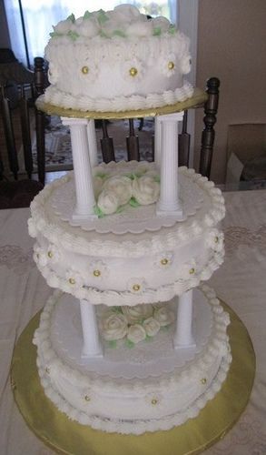 Step Cake Designs, Wedding Cake With Pillars, Cake With Pillars, Cakes With Fountains, 3 Tiered Wedding Cake, Cake Pillars, Traditional Wedding Styles, Wedding Cakes White, Best Vanilla Cake