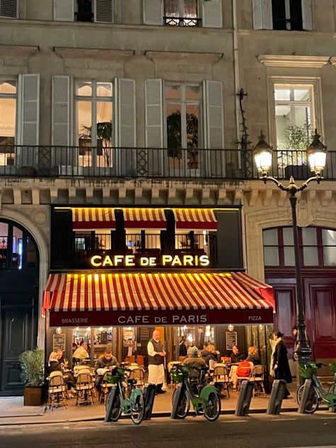 Cafeterias Aesthetic, French Cafe Aesthetic, Paris Cafe Aesthetic, City Bloxburg, Parisian Coffee Shop, Paris Coffee Shop, French Coffee Shop, France Cafe, Cafe In Paris