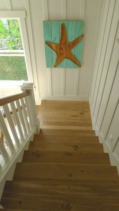 Decoration Hall, Pallet Wall Art, Dream Beach Houses, Stair Case, Deco Nature, Dekor Diy, Beachy Decor, Pallet Wall, Beach Cottage Style