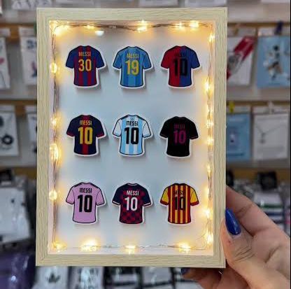 Messi Gift Ideas, Messi Fans, Cute Spanish Quotes, Bff Birthday, Film Posters Minimalist, Cadeau Diy, Black Stickers, Diy Crafts Hacks, Doodle Art Designs