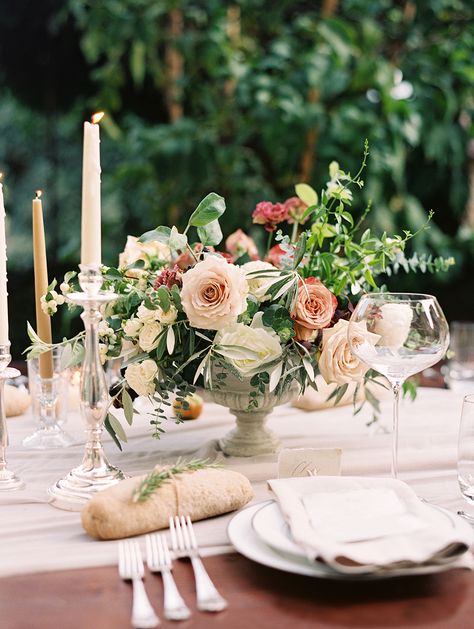 This Intimate Destination Wedding in Tuscany Had Just 16 Guests Classic Wedding Centerpieces, Romantic Wedding Inspiration, Winter Wedding Colors, Pink And White Flowers, Martha Stewart Weddings, Tuscany Wedding, Italian Wedding, Floral Centerpieces, Simple Weddings