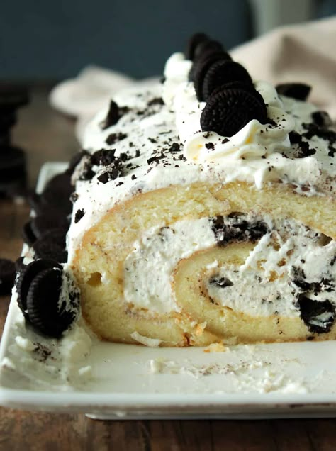 Cookies And Cream Cake Roll, Halloween Cake Roll Recipes, Cookies And Cream Roll Cake, Oreo Cake Roll Recipes, Italian Cream Cake Roll, Cookies And Cream Rolls, Halloween Cake Roll, Cookies And Cream Cake Filling, Cake Rolls Recipes