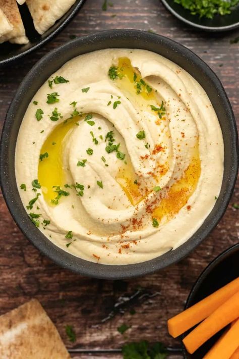 This hummus recipe is the best ever! It's a slightly spicy take on a classic recipe and will soon become your go-to hummus recipe! #vegan #hummus | lovingitvegan.com Creamy Hummus Recipe, Classic Hummus Recipe, Healthy Hummus Recipe, Best Hummus Recipe, Best Hummus, Spicy Hummus, Processor Recipes, Easy Hummus Recipe, Hummus Recipe Homemade