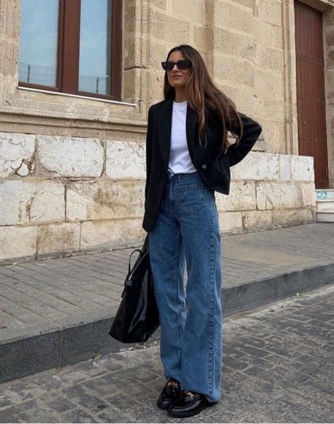 Dark Blue Jeans Work Outfit, Dark Blue Knit Sweater Outfit, Dark Denim Wide Leg Jeans Outfit, Full Length Jeans Outfit, Art Fair Outfit, Black Slacks Outfit Casual, Om Aesthetic, Flare Jeans Outfit, Wide Leg Jeans Outfit