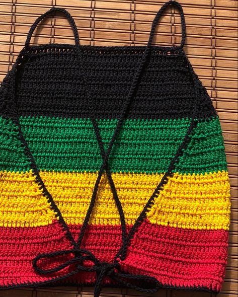 Rasta Crochet, Culture Day, Crochet Tank Top, Crochet Fashion Patterns, Crochet Tank, Mode Vintage, Crochet Fashion, Crochet Ideas, Crochet Bikini