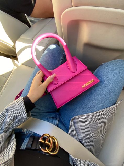 Jacquemus Bag Street Style, Jacquemus Bag Pink, Jaquemus2020 Bag, Pink Jacquemus Bag, Jacquemus Bag Outfit, Pink Bags Outfit, Jacquemus Bags, Hot Pink Bag, Bottega Veneta Cassette