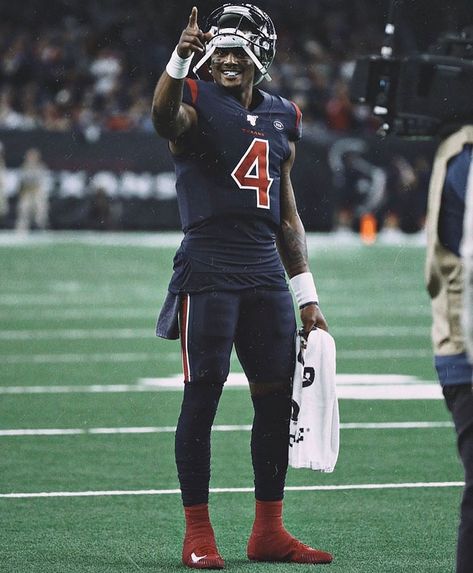 Deshaun Watson (@deshaunwatson) posted on Instagram • Dec 29, 2019 at 7:34pm UTC Qb Drip, Football Swag, Johnny Manziel, Nfl Football Pictures, Nfl Football Art, Texans Football, Deshaun Watson, Nfl Photos, Football Gear