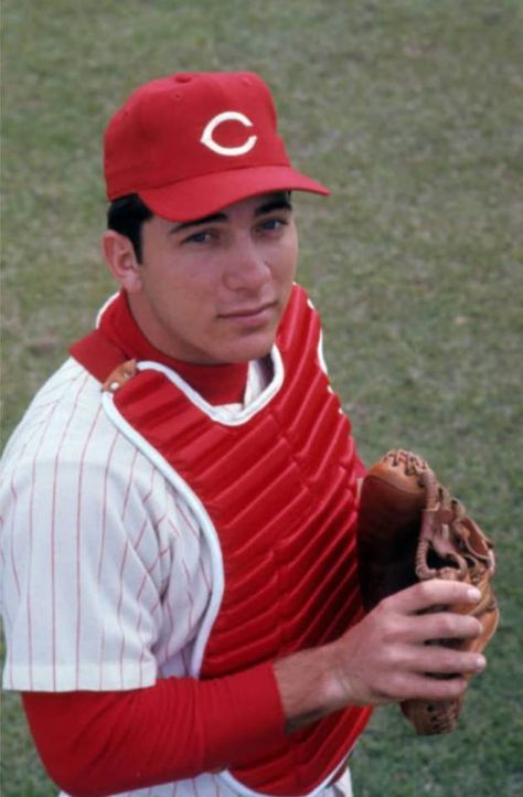 1960s Baseball, Famous Baseball Players, Baseball Legends, Baseball Tips, Johnny Bench, Cincinnati Reds Baseball, Stl Cardinals, Baseball Pictures, Baseball Boys