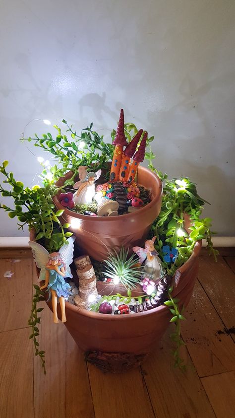 Flower Pot Fairy Garden, Fairy Garden Plant Pot, Fairy Garden Tea Cups, Large Fairy Garden, Plants For Fairy Garden Miniature, Fairy Garden In A Wheelbarrow, Terrace Garden Design, Fairy Garden Plants, Teacup Crafts