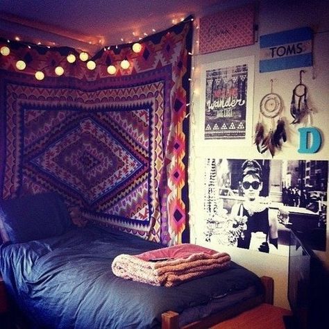 Boho Hipster Room, Deco Studio, Tumblr Rooms, Dorm Room Inspiration, Dorm Life, Room Goals, Indie Room, Apartment Life, Style Deco