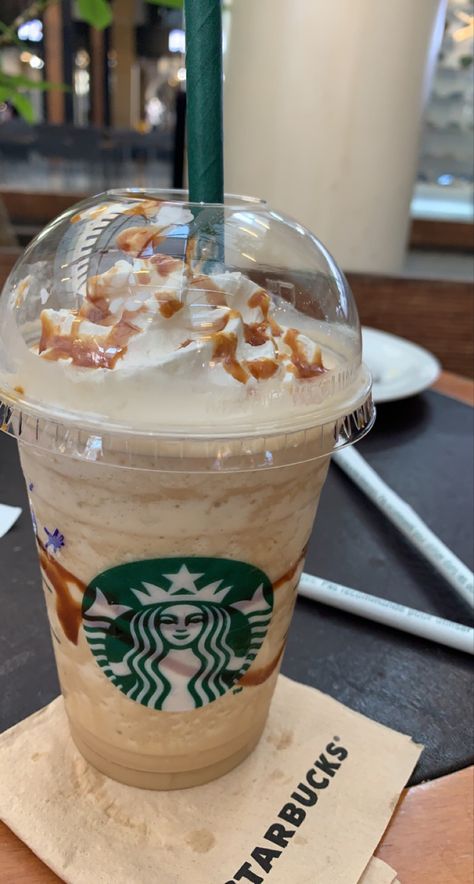 Starbucks Asthetic, Kawa Starbucks, Starbucks Macchiato, Make Easy Money, Starbucks Recipes, Starbucks Drinks, Starbucks Coffee, Frappe, Food Obsession