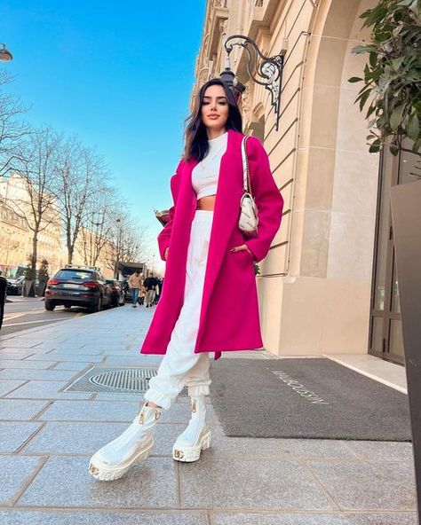 BRUNA BIANCARDI on Instagram: "De um dia desses que esqueci de postar.. 💖" Bruna Biancardi Outfit, Eurotrip Outfits, Emma Outfits, Parisian Outfits, Simple Dress Casual, Outfit Planner, Anarkali Dress Pattern, Europe Outfits, Ideas De Outfits