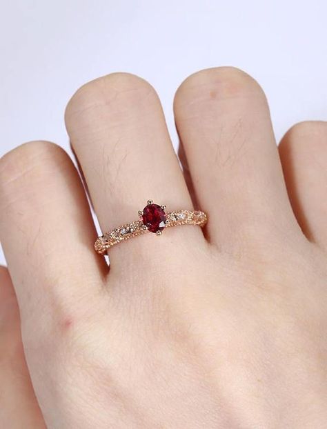 Ruby Engagement Ring Vintage, Rings Ruby, Colored Rings, Engagement Ring Women, Rings Ideas, Ruby Rings, Open Market, Gold Diamond Wedding Band, Engagement Ring Vintage