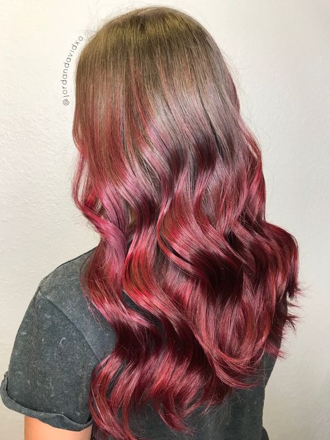 Red hair sangria burgundy balayage by @jordandavidxo Www.theglambarrockwall.com Blonde Hair Fade, Reverse Ombre Hair, Burgundy Balayage, Reverse Ombre, Red Ombre Hair, Red Balayage, Red Hair Inspo, Red Brown Hair, Coloured Hair