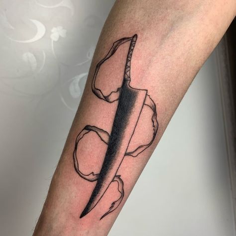 Bleach Inspired Tattoo, Ramen Tattoo Simple, Zangetsu Tattoo, Minimal Anime Tattoo, Bleach Anime Tattoo Ideas, Hxh Tattoo Ideas, Bleach Anime Tattoo, Bleach Tattoo Ideas, Anime Tattoos For Men