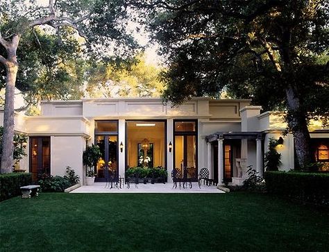 . Modern Spanish Home, Mediterranean Exterior, Casas Coloniales, Spanish House, Architecture Exterior, Facade House, Classic House, Residential Architecture, Hollywood Regency