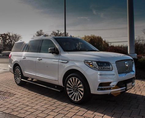 2018 Lincoln Navigator L - David Watson (@centurionmotorsgroup) on Instagram: “Redesign 2018 Lincoln #navigator Long-wheelbase..... Thoughts 90k #chunky I like ” Lincoln Navigator 2023, Lincoln Navigator Black Label, Lincoln Suv 2022, Lincoln Suv Navigator, 2018 Lincoln Navigator, Best Suv, Buick Envision, Audi Allroad, Mitsubishi Outlander Sport