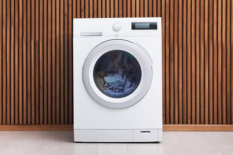 The 2 Ingredients You Should Be Putting in Your Washing Machine Vinegar In Laundry, How To Whiten Clothes, Mildew Smell, Clean Your Washing Machine, Washing Machine Repair, Vinegar Uses, Clean Washing Machine, Doing Laundry, Diy Cleaners