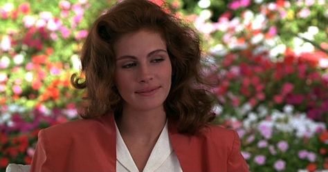 Julia Roberts (Vivian Ward) in "Pretty Woman" (1990) Julia Roberts Pretty Woman, Vivian Ward, Julia Roberts Style, Pretty Woman Movie, Pretty Woman Costume, Julia Roberts, Big Hair, Fashion Poses, Celebrity Weddings