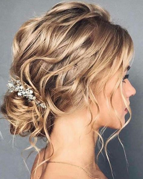 Messy Hair Updo, Bridal Hair Updo, Low Bun, Bridal Updo, Penteado Cabelo Curto, Wedding Hairstyles For Long Hair, Hair Vine, Wedding Hair And Makeup, Bride Hairstyles